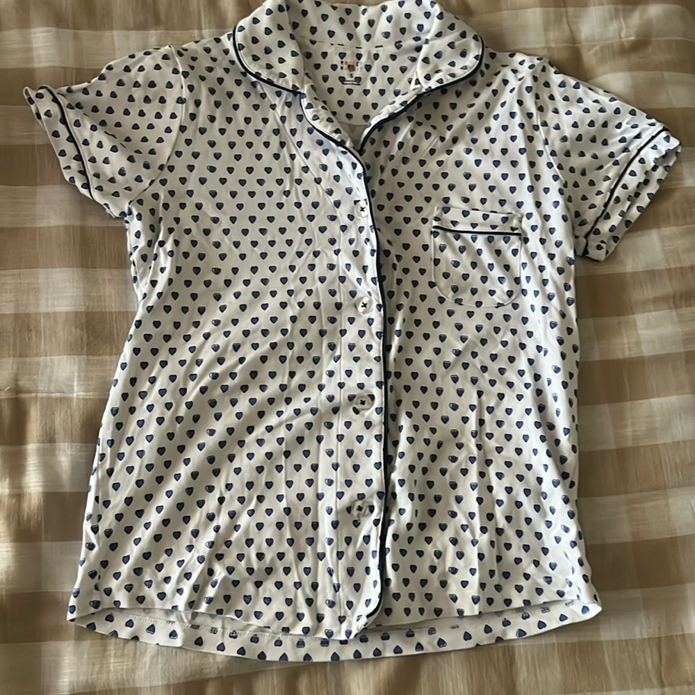 Roller Rabbit Blue And White Hearts Pajama Top